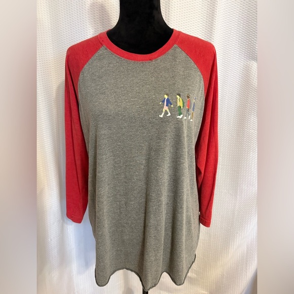 Stranger Things Netflix graphic gray & red 3/4 sleeve t-shirt Tee size large - Picture 2 of 8